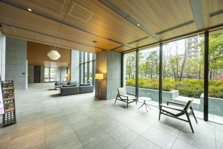 エントランスホール