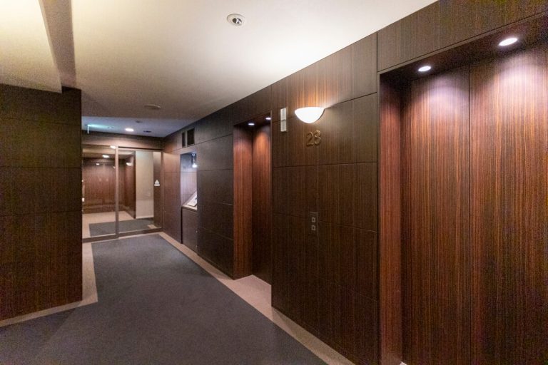 28Fエレベーターホール