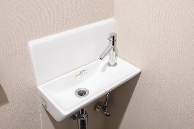 トイレ 独立型の手洗い器