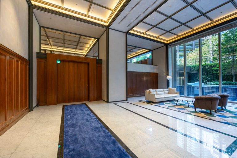 エントランスホール