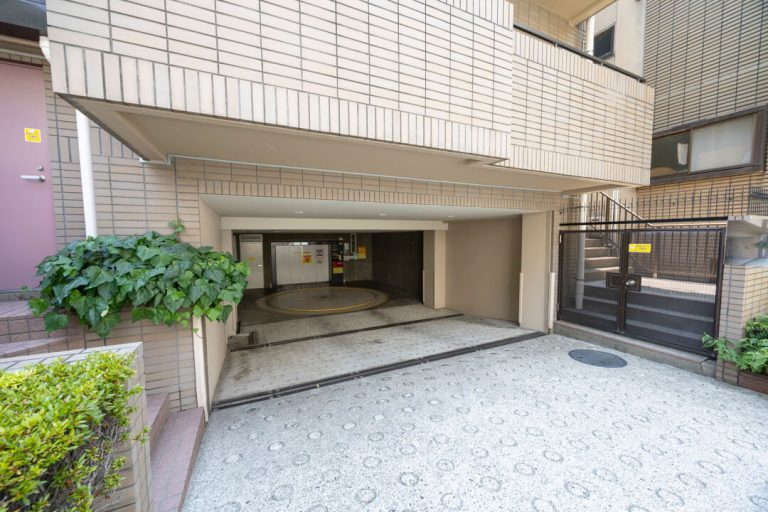 駐車場出入口