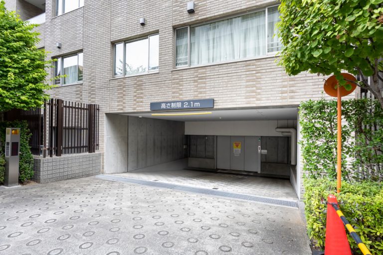 駐車場 入口