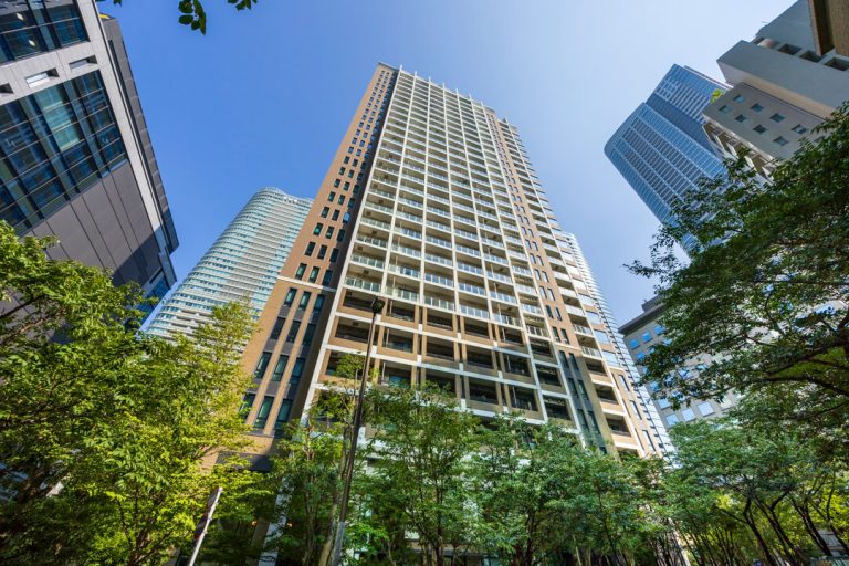 パークコート六本木ヒルトップ　六本木の丘に住まう、南西向きで陽光あふれる14階2LDK