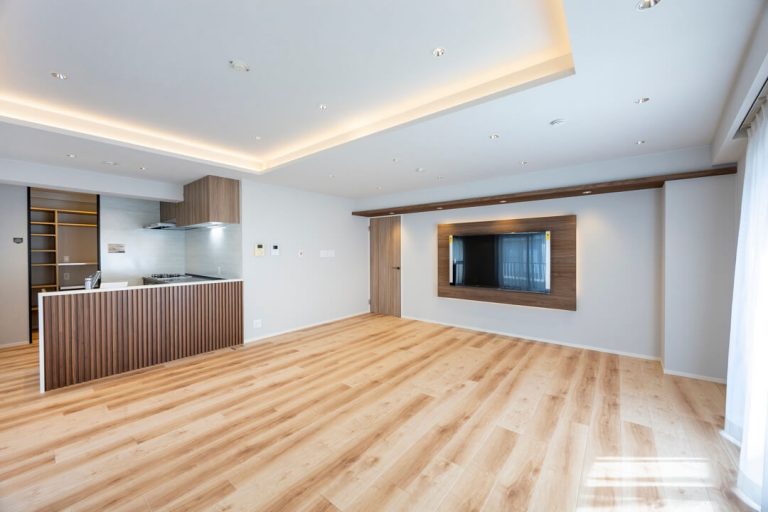 白金高輪　低層ヴィンテージマンションの100㎡超3方角部屋