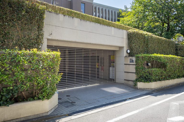 駐車場 入口