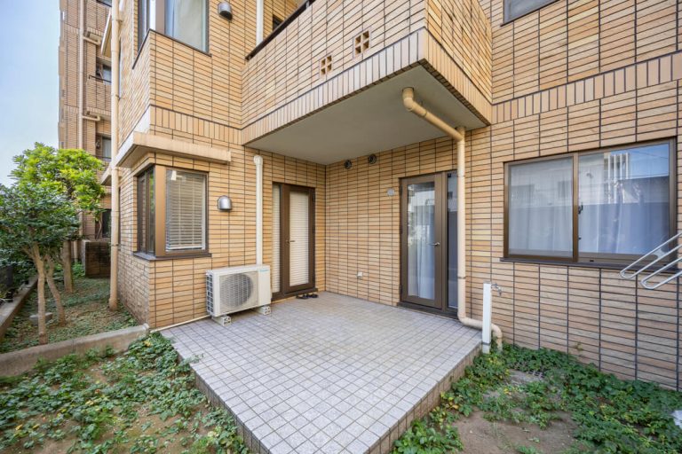目黒　嬉しい住環境！専用庭付きの角部屋2LDK