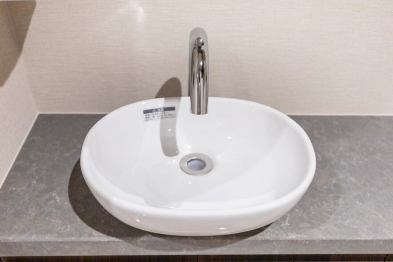 トイレ2 独立型の手洗い器