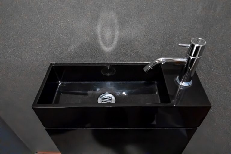 トイレ 独立型の手洗い器