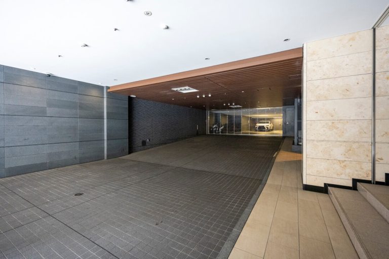 駐車場入口