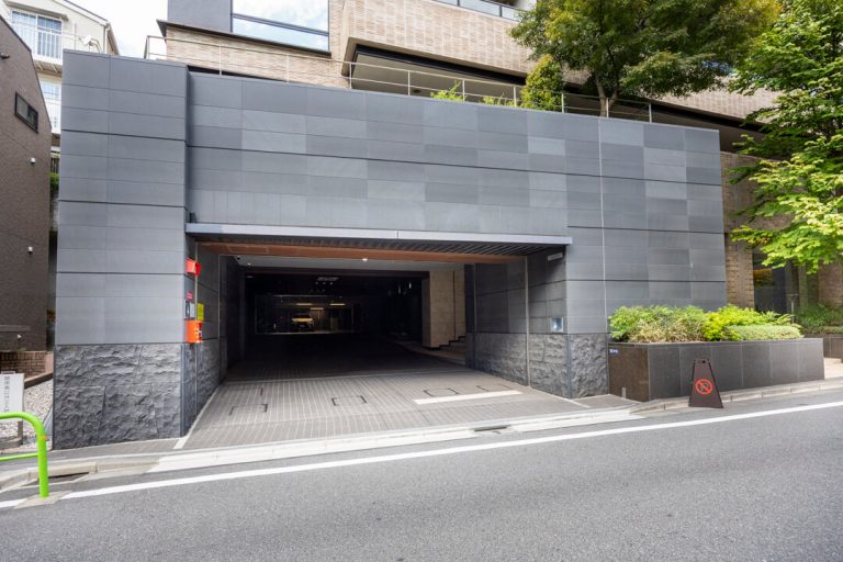 駐車場入口