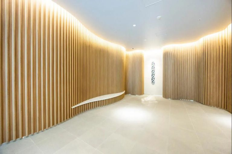 エントランスホール
