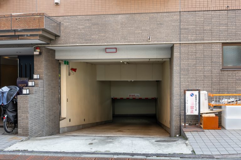 駐車場出入口