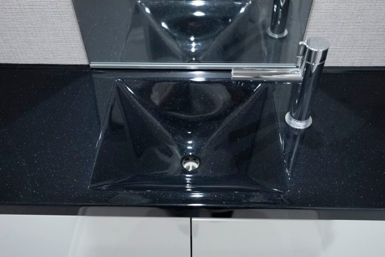 トイレ 独立型の手洗器