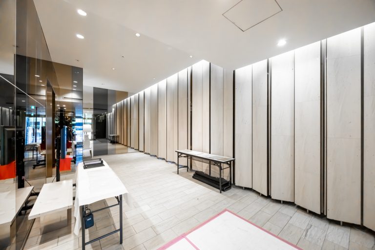 エントランスホール