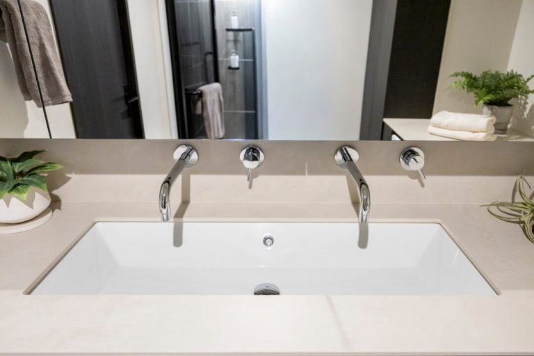 洗面化粧台 ダブル水栓