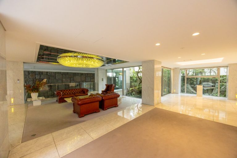 エントランスホール