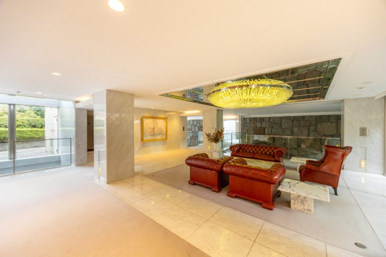 エントランスホール