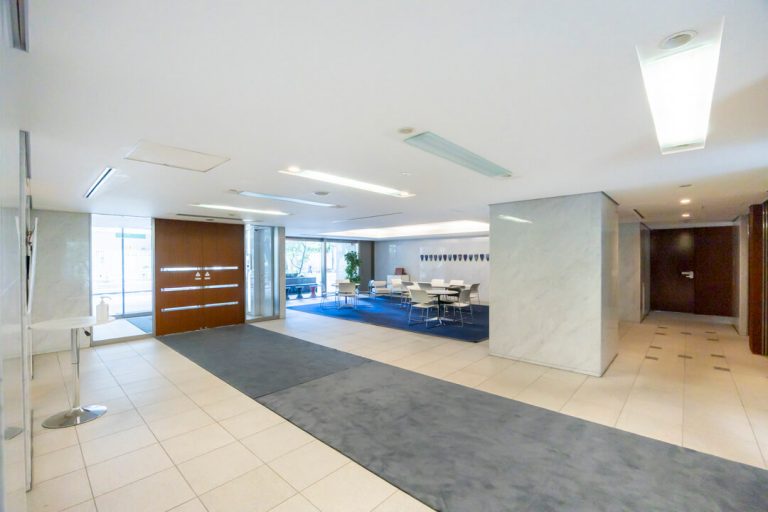 エントランスホール