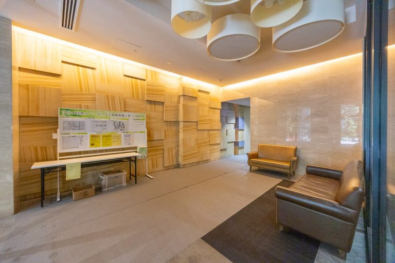 エントランスホール