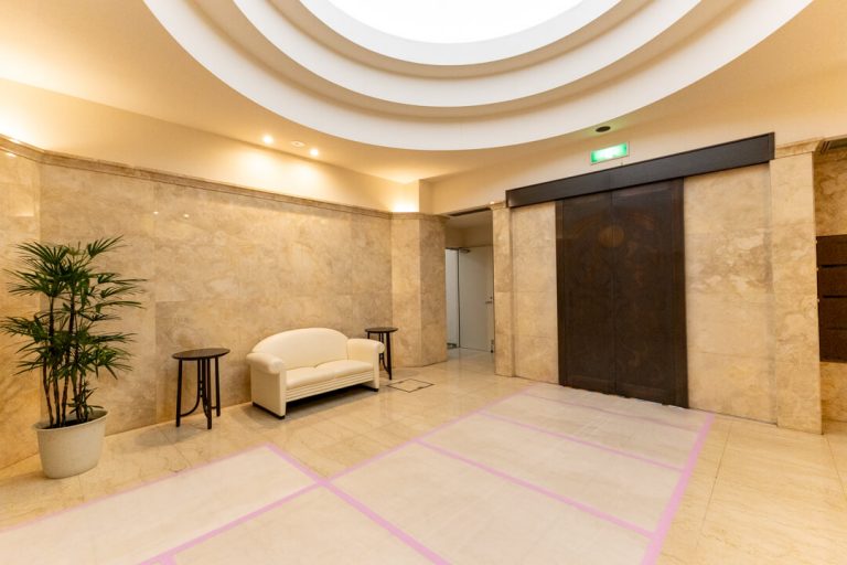 エントランスホール