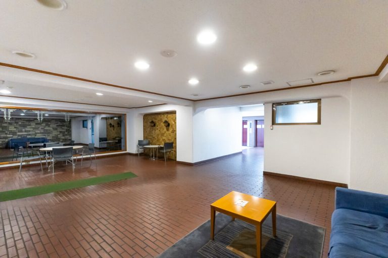 エントランスホール