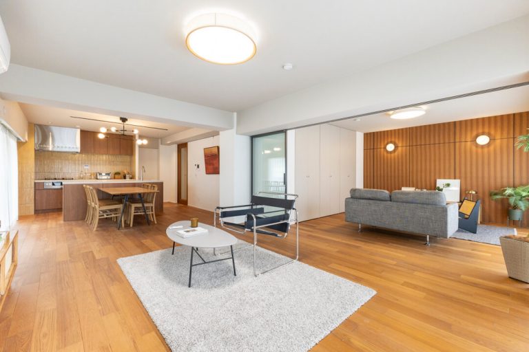 初台 ミッドセンチュリーに住まう、110㎡超の開放感溢れる住まい