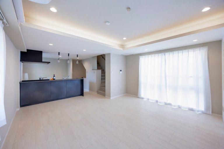 泉岳寺 100㎡超!屋上付きのテラスハウス