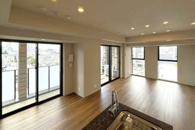 アトラス麻布十番　新築未入居、窓の多い角部屋2LDK