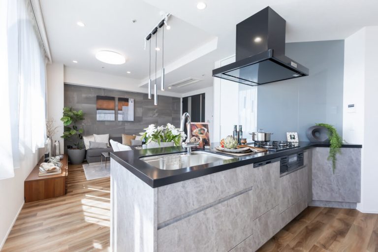 曙橋　朝日が届く、開放的な角住戸