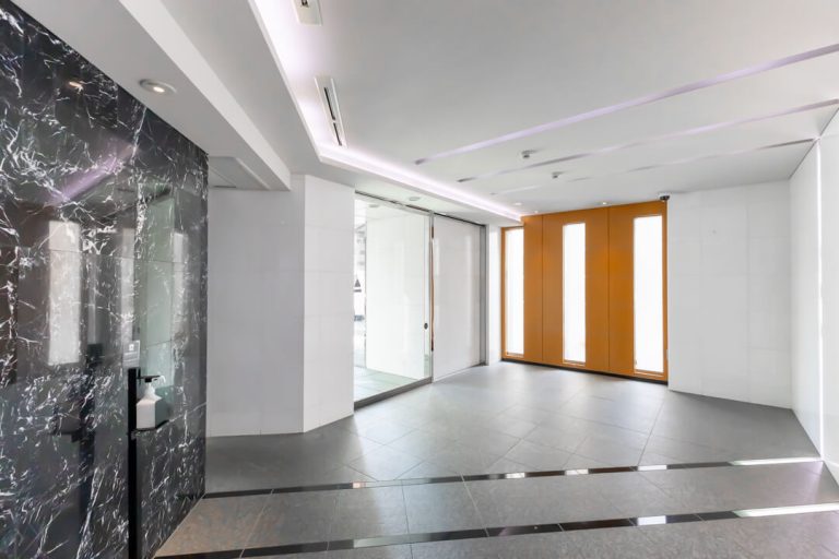 エントランスホール