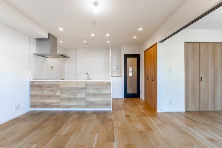 信濃町　都心の高台で、青空と木の温もりに暮らす