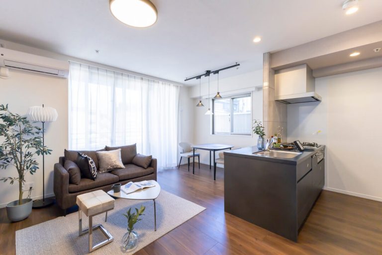 新宿　都心の利便性と自然が調和した住環境、ペットと暮らせる1LDK角住戸