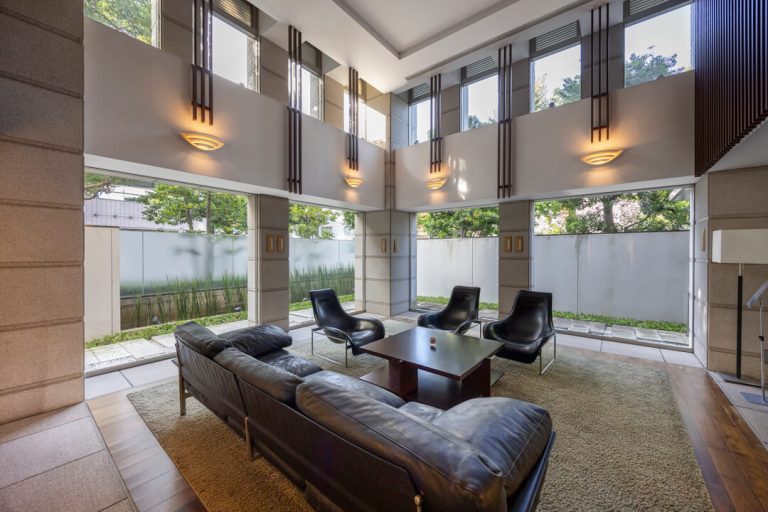 エントランスホール