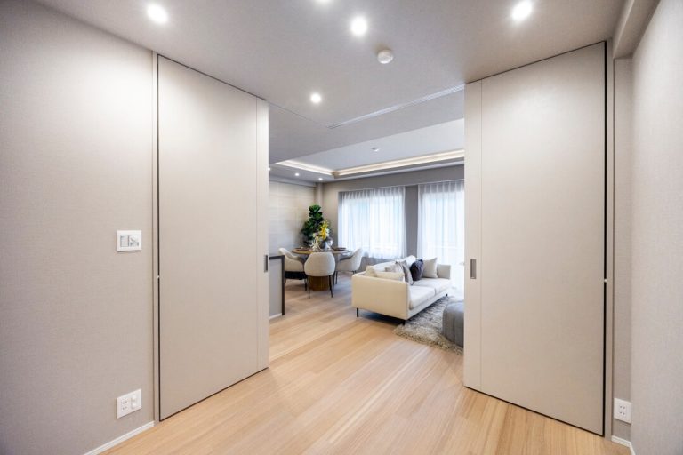 寝室2、リビングダイニング