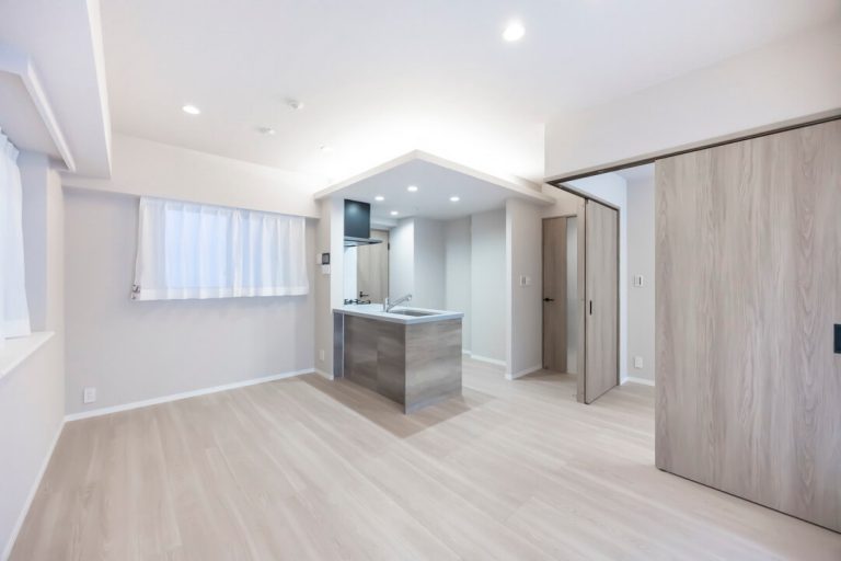 水道橋　四方角部屋、風が通り抜ける2LDK