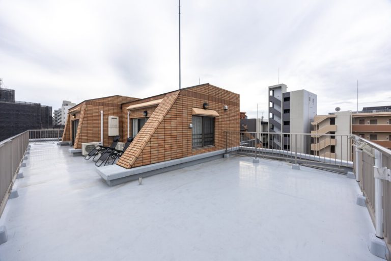 ルーフバルコニー