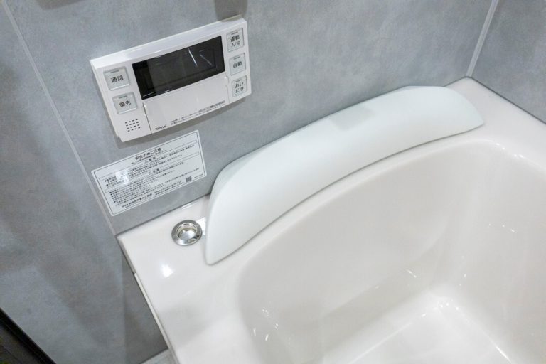 浴室 ヘッドレスト