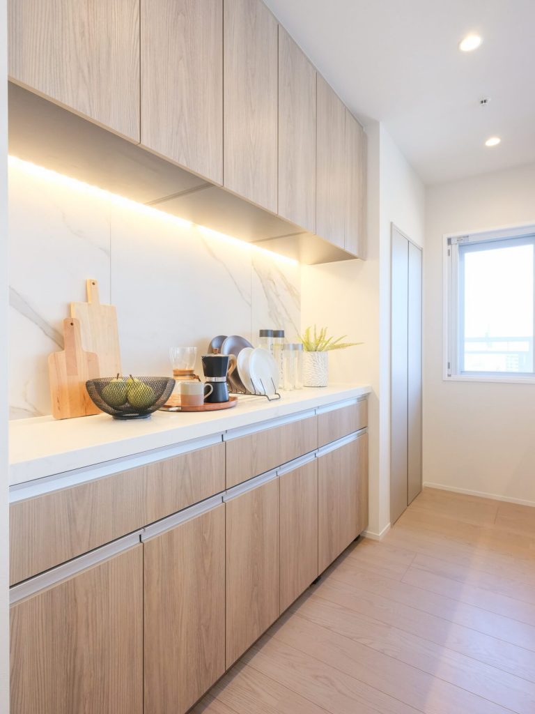 キッチン カップボード