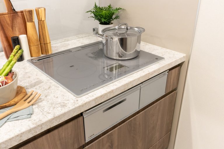 キッチン IHクッキングヒーター