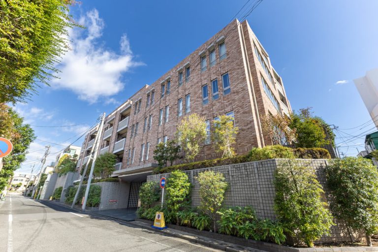 下北沢　98㎡のゆとりある3LDK、南向きの高級低層レジデンス