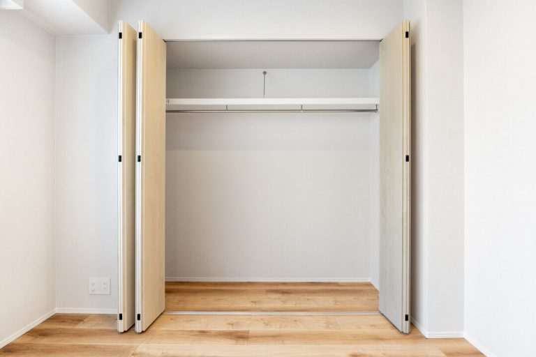 寝室1 クローゼット