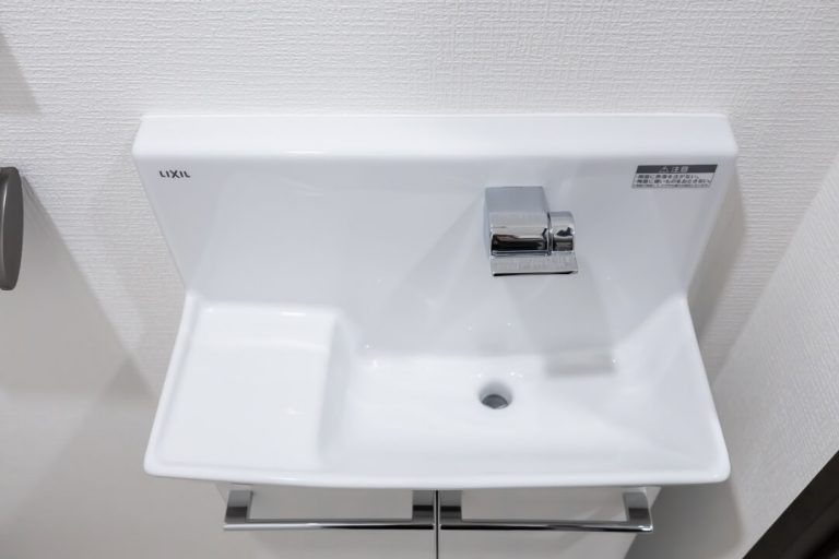 トイレ 独立型の手洗い器