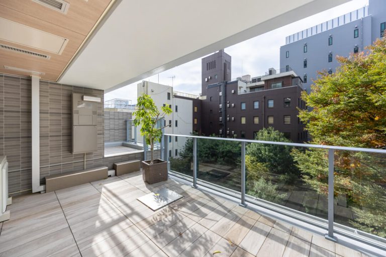 ルーフバルコニー