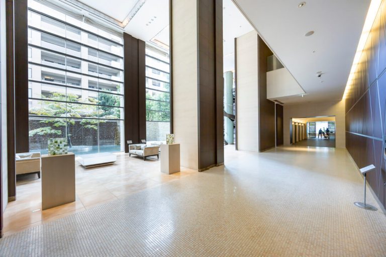 エントランスホール