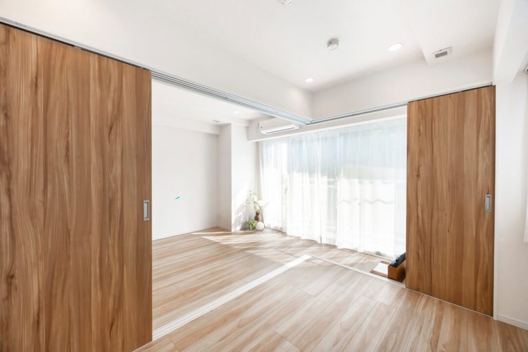 洋室、リビングダイニング