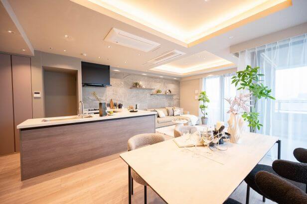 春日　駅徒歩3分！ゆったり過ごせる100㎡超えの三方角部屋