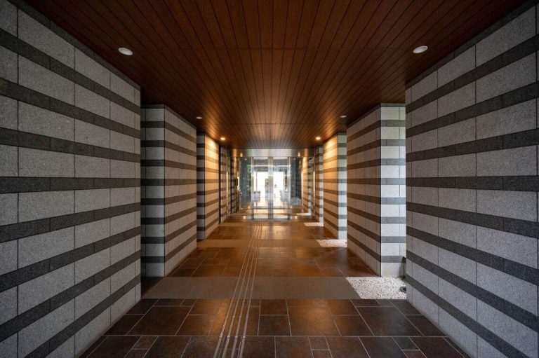 エントランスホール