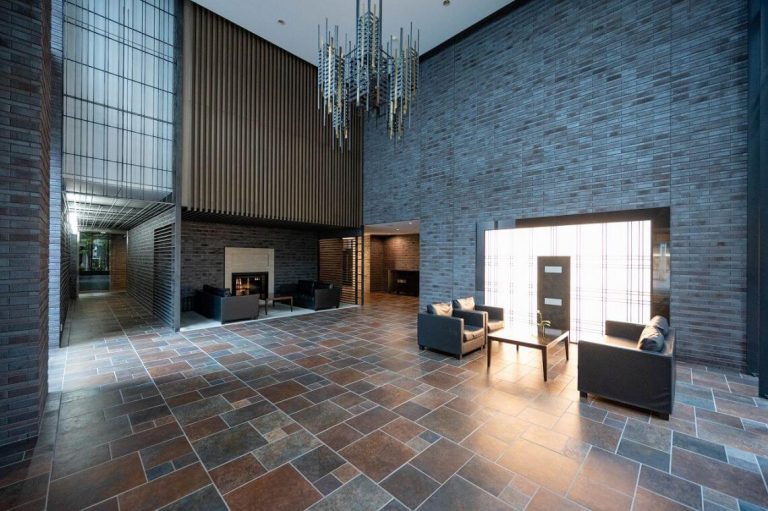 エントランスホール