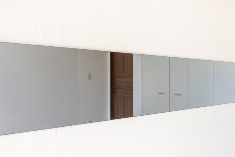 洋室（約9帖）アクセントウォール