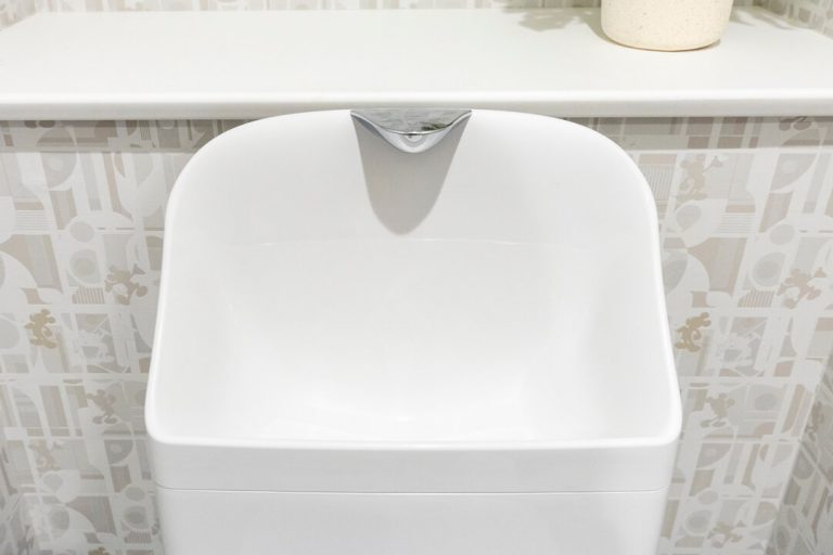 トイレ 手洗いタンク